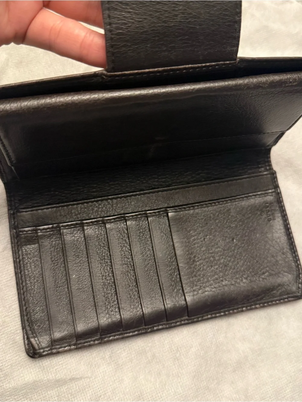 Gucci Black Leather Wallet with Gold Logo Bar
